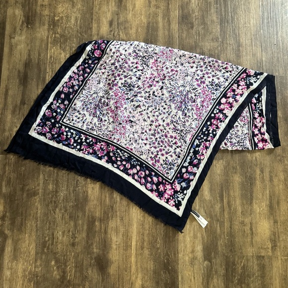 Talbots Scarf with Floral Design - Picture 1 of 7